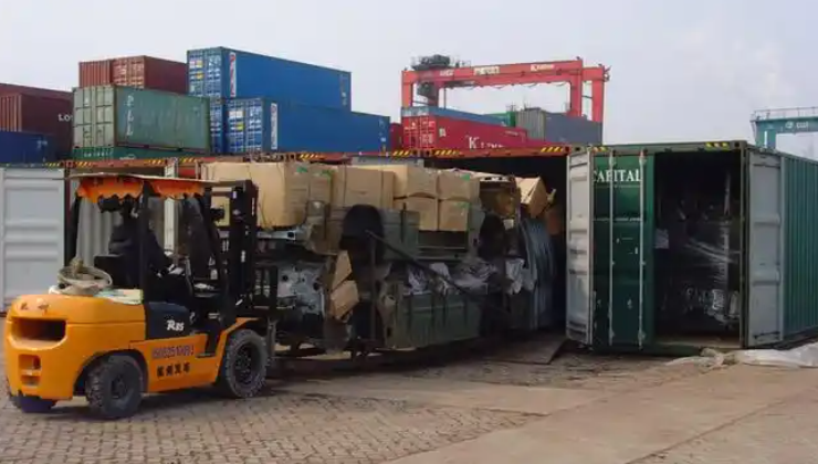 海内海运中什么是客栈转运及港内装箱拆箱，，，，，，，流程是怎么样的？？？？？？